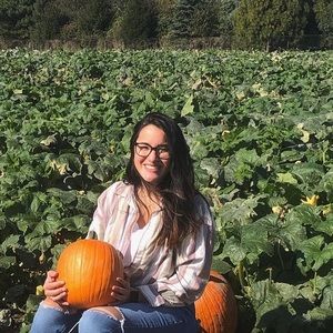 Meet your Posher, Leani